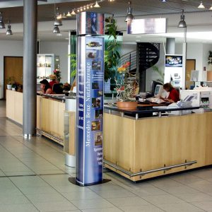 Vista System’s Triangular Pylon At A Mercedes Benz Dealership In Germany
